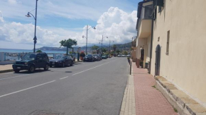 Casa Mare - Bilocale sul Lungomare di Sante Stefano al mare